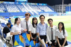 ขอขอบคุณสมาคมกีฬาฟุตบอลแห่งประเทศไทย ในโอกาสให้นิสิตคณะศิลปกรรมศาสตร์ มศว ได้ร่วมออกแบบโปสเตอร์สำหรับใช้ในการแข่งขัน AFC U17 Asian Cup Thailand 2023