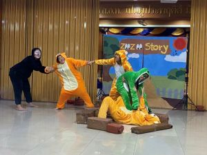 ภาพกิจกรรมโครงการบริการวิชาการแก่สังคม (แสนแสบโมเดล) ละครเพื่อการศึกษาเพื่อพัฒนาการเรียนรู้สำหรับนักเรียนชั้นประถมศึกษา โดยคณาจารย์ นิสิต สาขาวิชานาฏศิลป์ คณะศิลปกรรมศาสตร์