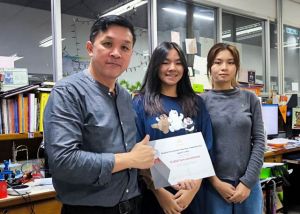 ขอแสดงความยินดีกับ นางสาวสิรินดา เข็มเงิน & นางสาวกุลณัฐ สอนวงษ์ นิสิตคณะศิลปกรรมศาสตร์ มศว ที่ได้รับรางวัลชนะเลิศอันดับ 1 เหรียญเงิน จากการแข่งขันดนตรี ระดับนานาชาติ ในรายการ Bangkok International Youth Music Competition 2024