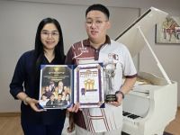 ขอแสดงความยินดีกับ นายสิรวิชญ์ รัตนาธรรมวัฒน์ (เฟิร์ส) นิสิตชั้นปีที่ 3 คณะศิลปกรรมศาสตร์ มศว ในโอกาสได้รับรางวัล Silver Award จากการแข่งขันเปียโนรายการ Grand International Music & Talent Festival 2025 ณ ประเทศมาเลเซีย เมื่อวันที่ 31 พ.ค. 2568