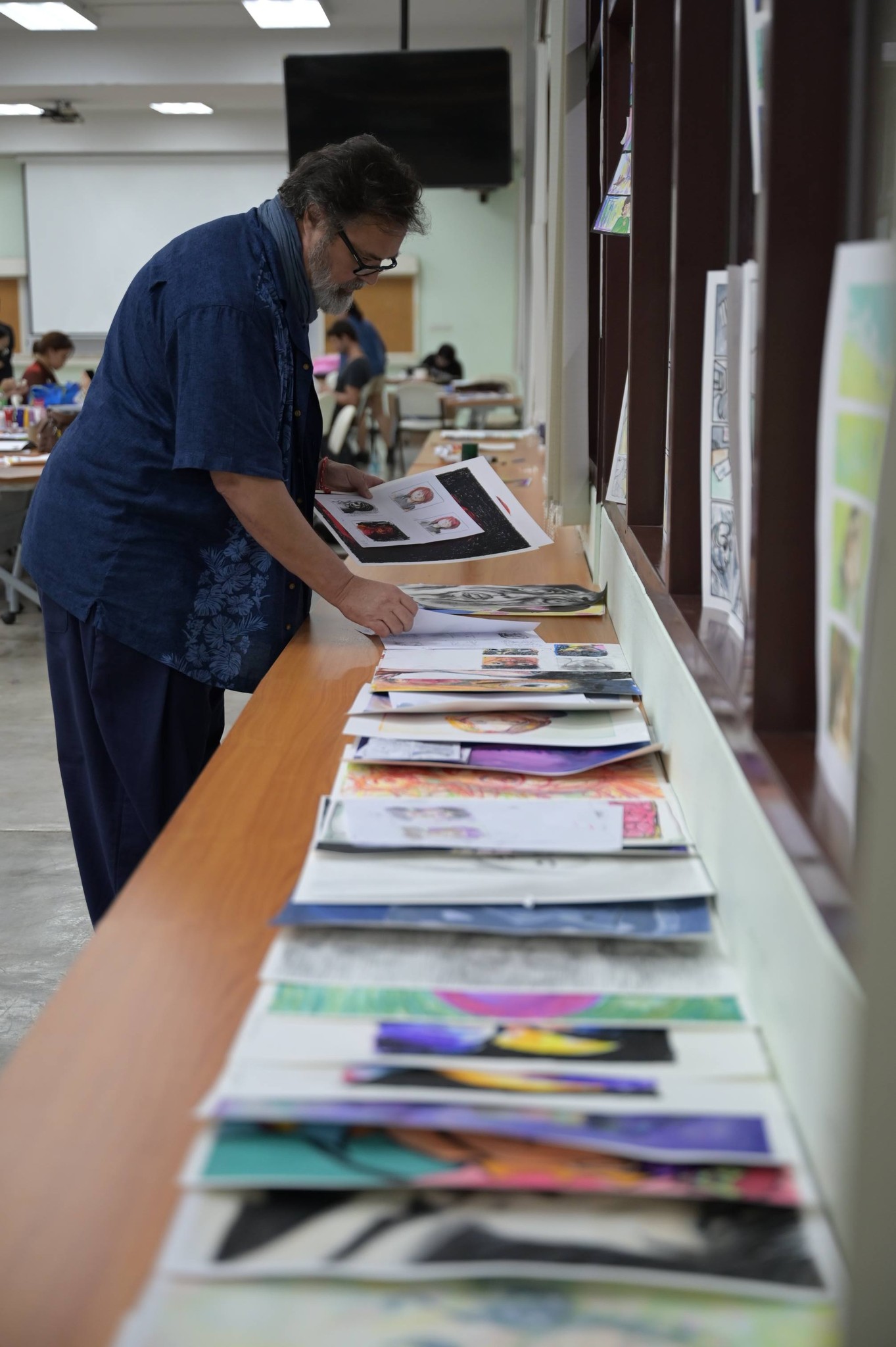 ภาพกิจกรรม : Creativity Drawing & Mixed Media Workshop โดย Professor Frédéric Bonin-Pissarro จากอเมริกา วันที่ 18-22 พ.ค. 69 ณ คณะศิลปกรรมศาสตร์ มศว