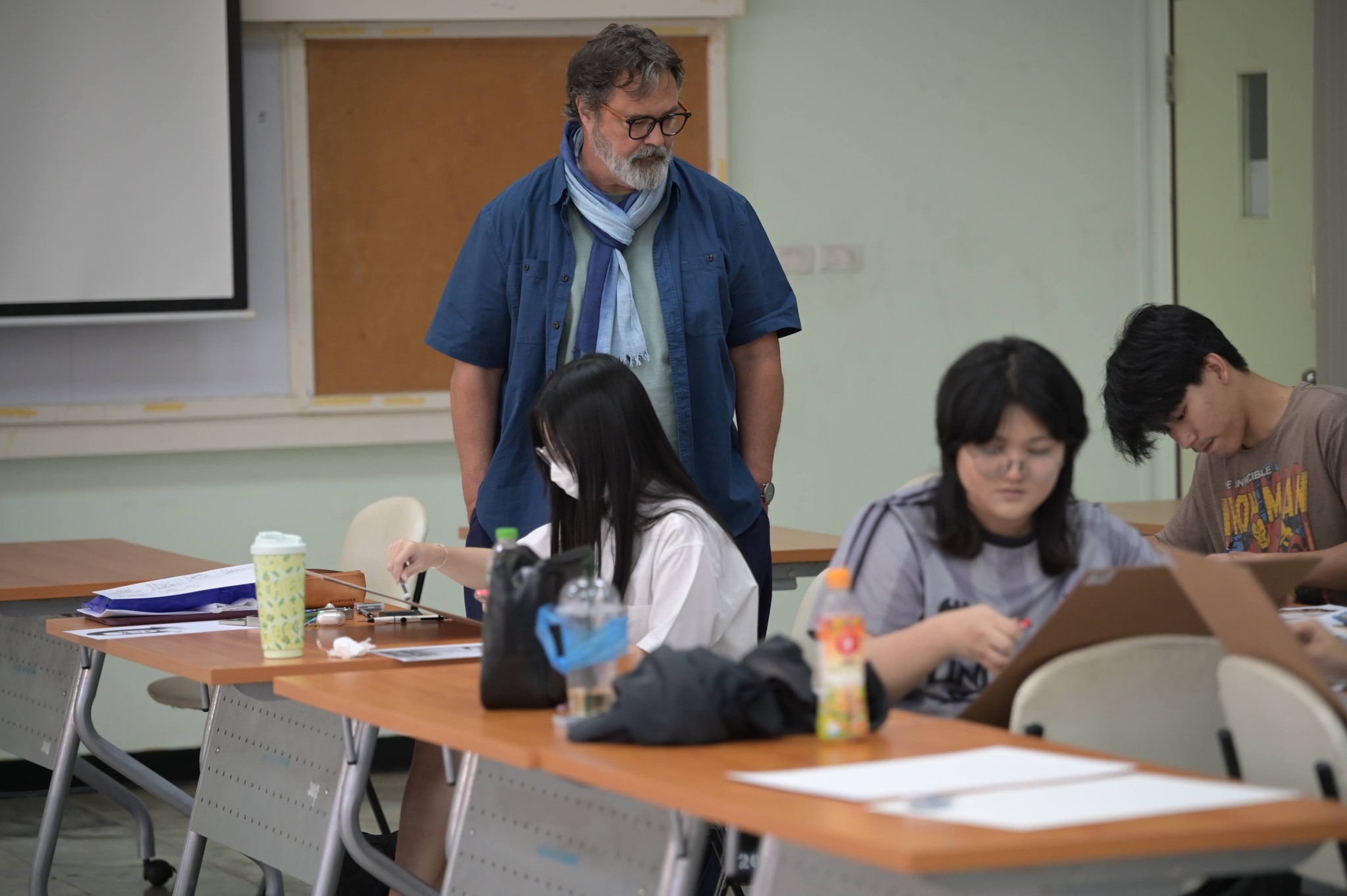 ภาพกิจกรรม : Creativity Drawing & Mixed Media Workshop โดย Professor Frédéric Bonin-Pissarro จากอเมริกา วันที่ 18-22 พ.ค. 69 ณ คณะศิลปกรรมศาสตร์ มศว